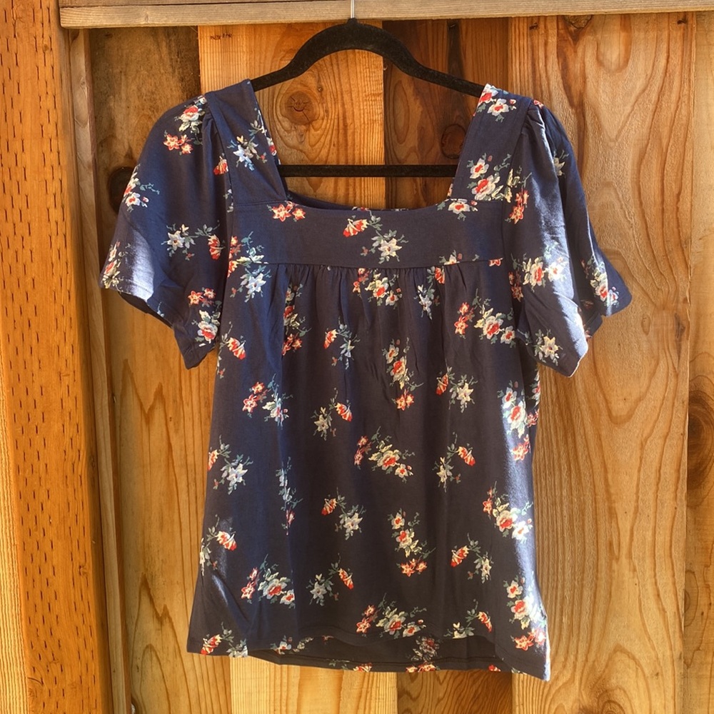 Lucky brand navy & flower top